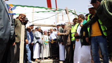 Le président Al-Mashat examine l'avancement des travaux sur leprojet du pont Al-Nasr -intersection d'Al-Saila 